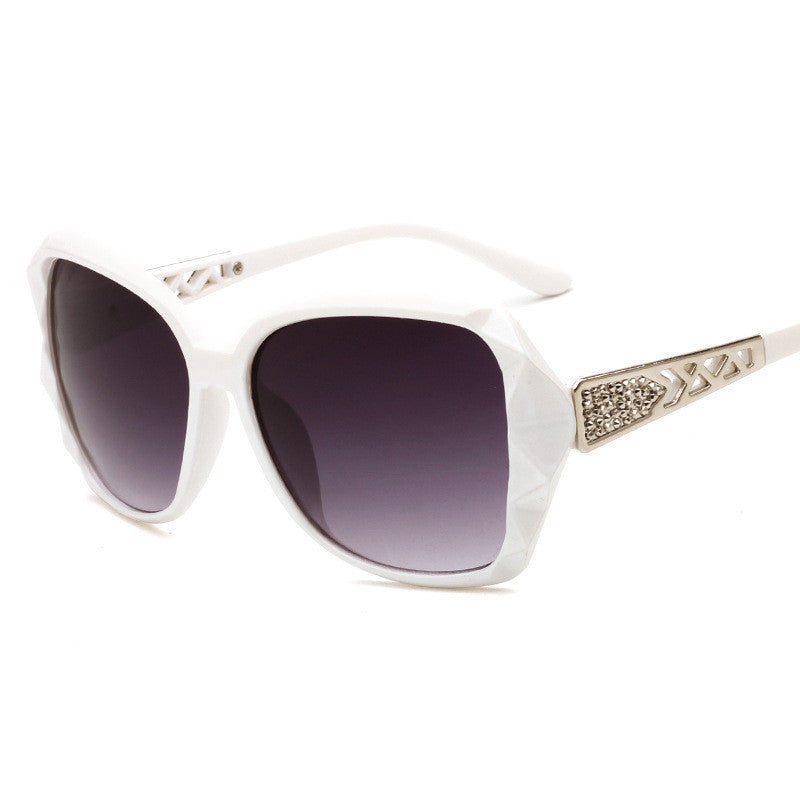 Retro Oversized Sunglasses - Vintage Chic for Women