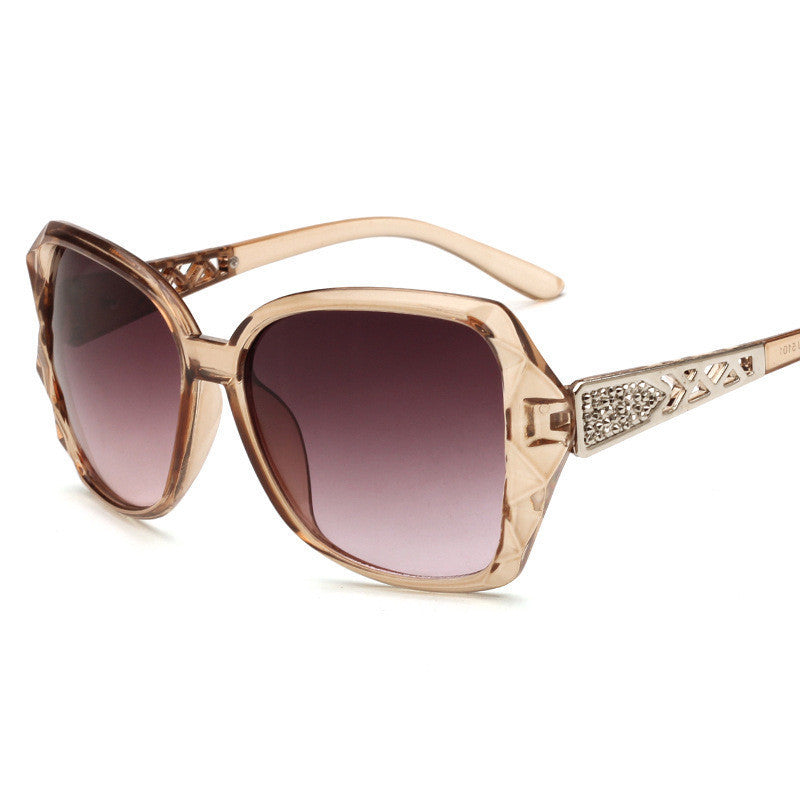 Retro Oversized Sunglasses - Vintage Chic for Women