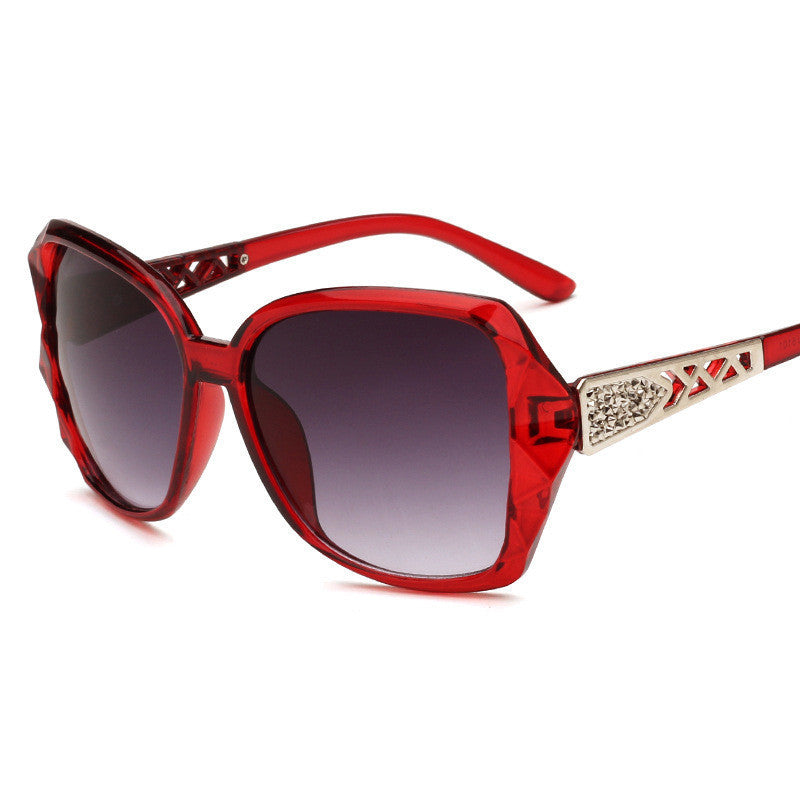 Retro Oversized Sunglasses - Vintage Chic for Women